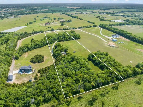 30050 W 115th St, Olathe, KS 66061