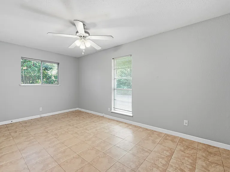 2712 Saint Edwards Cir #B — Photo 11