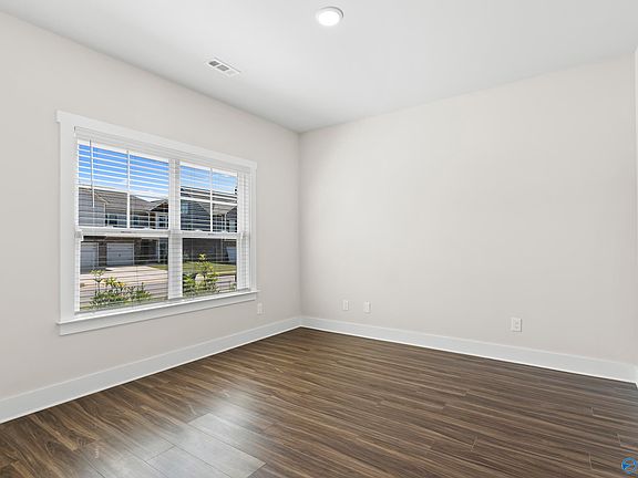 5th image of 145 Chesire Cove Ln
