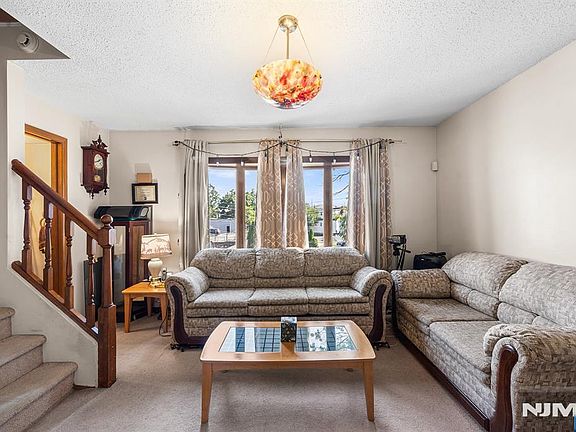 2nd image of 43 Normandy Place #41