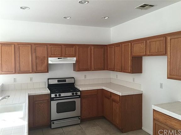 5th image of 26627 Parker St