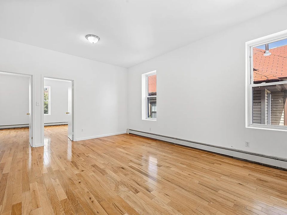 1st image of 467 E 21st St #2