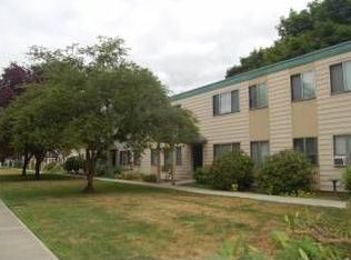 12428 NE Halsey St, Portland, OR 97230