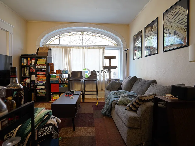 10 Foster St #1 — Photo 2