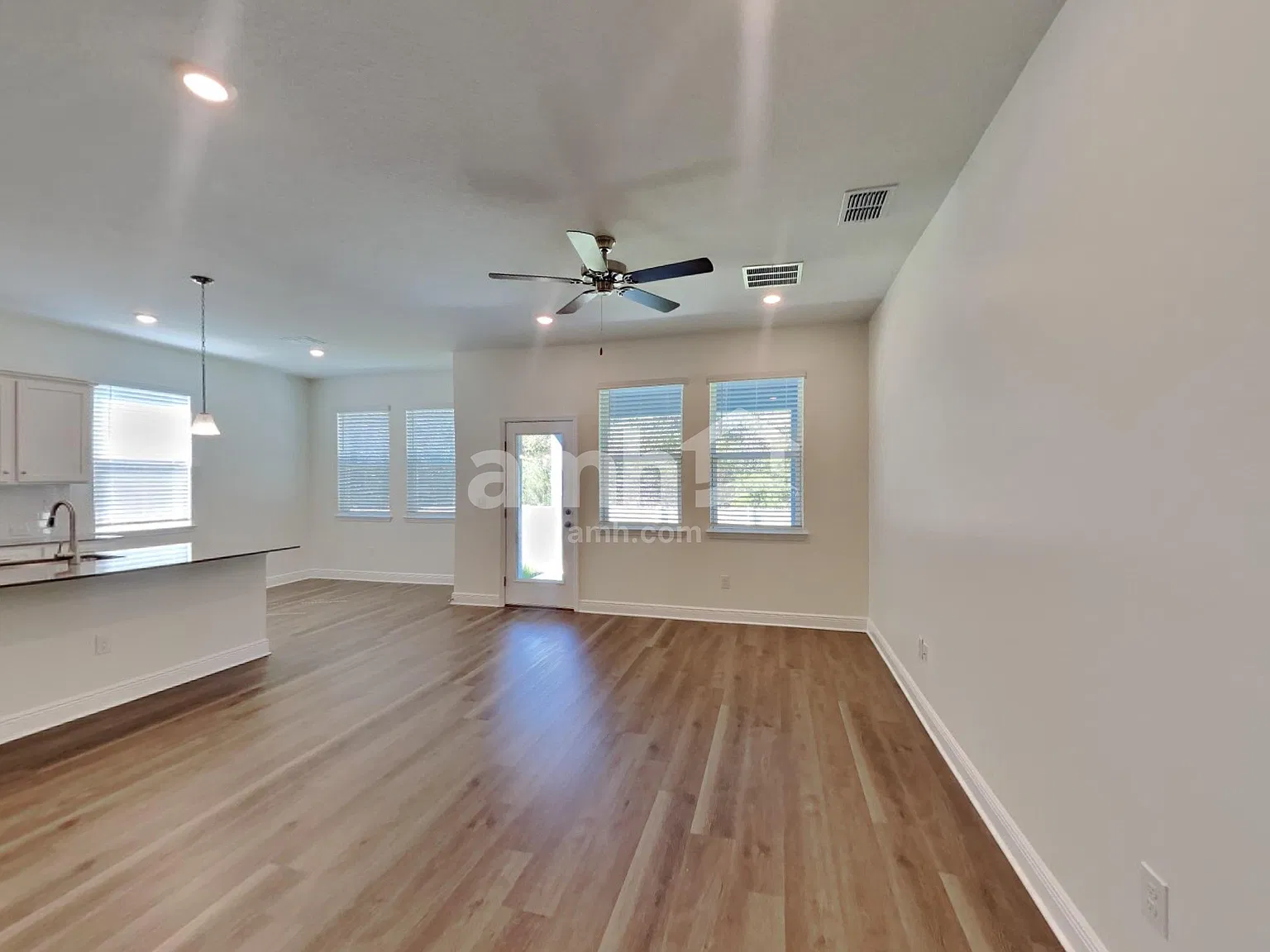 4 bed, 3.0 bath, 2222 sqft, $2,865 — Photo 4