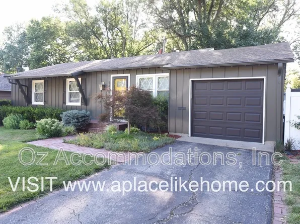 8870 Westbrooke Dr, Overland Park, KS 66212