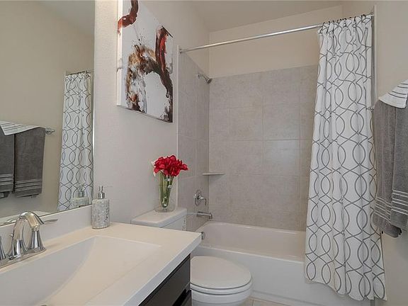 5th image of 2930 Clearwater Dr