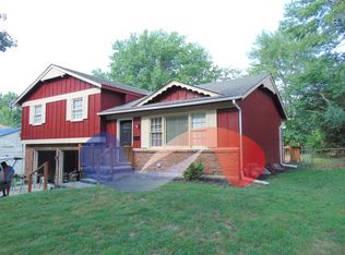 8610 Cambridge Ave, Kansas City, MO 64138