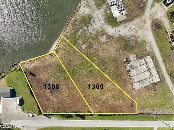 3rd image of 1300 &1308 Marshallberg Road