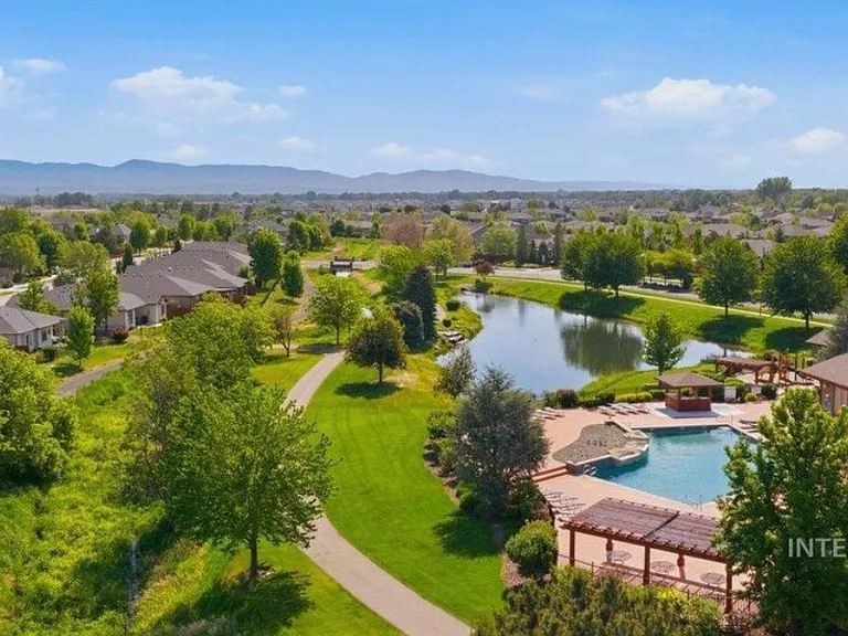 9634 W Twisted Vine Dr — Photo 25