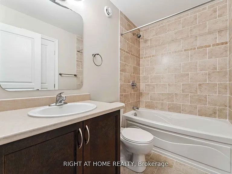 130 Tandalee Cres — Photo 20