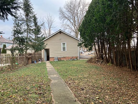 3rd image of 501 N Eastwood Dr