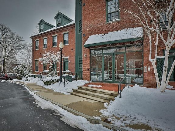 5th image of 25 Pond St Unit 208