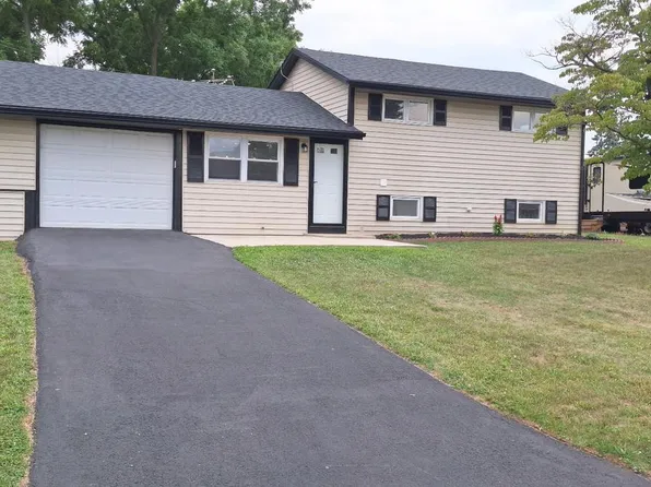 3140 Lark Dr, York, PA 17404