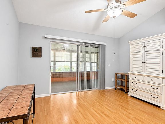 5th image of 322 NW TUSCANY Court