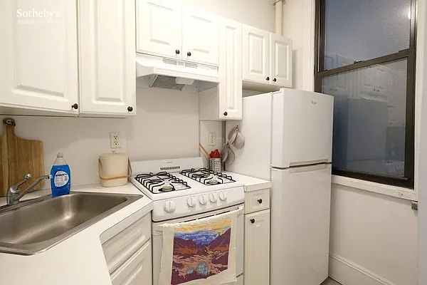 Rented by Sotheby's International Realty | media 3