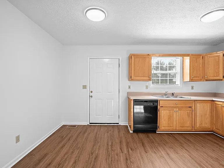 Austin Place Apartments — Photo 19
