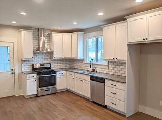 703 N Morgan St, Shelbyville, IL