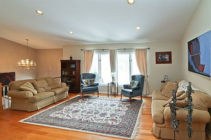 2nd image of 818 S Bodin St