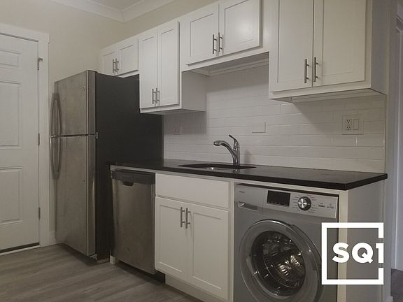 3rd image of 1415 W Hutchinson St #14171
