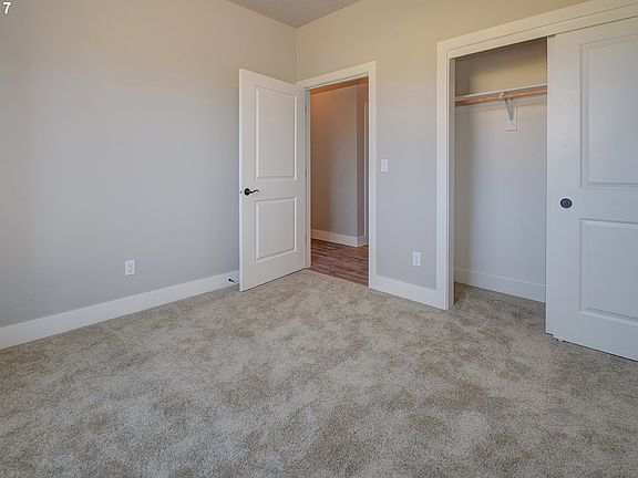 3rd image of 1902 NW 116th Cir