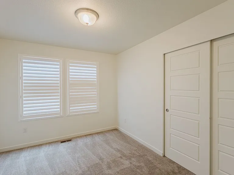 2656 Champagne Ave — Photo 24