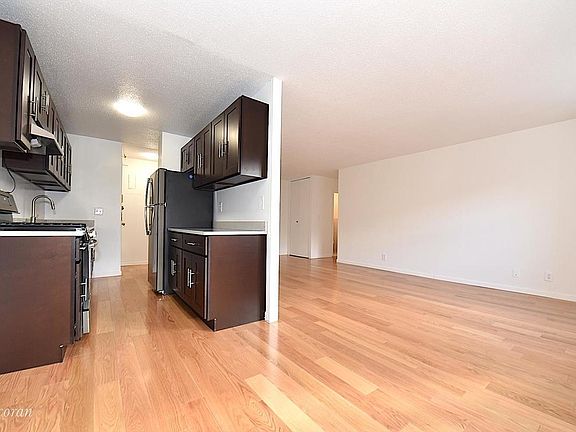 4th image of 4750 59th St APT 5J