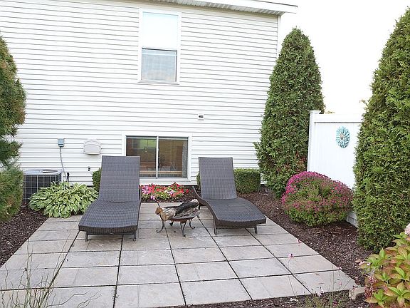 5th image of 2050 Dover Ln