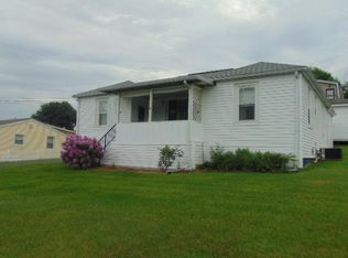 135 Duncan Ave, Oak Hill, WV 25901
