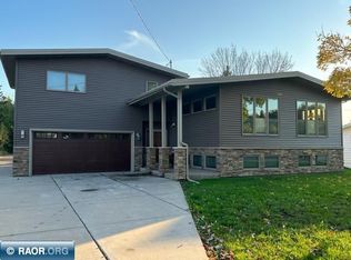 1534 E 39th St, Hibbing, MN 55746