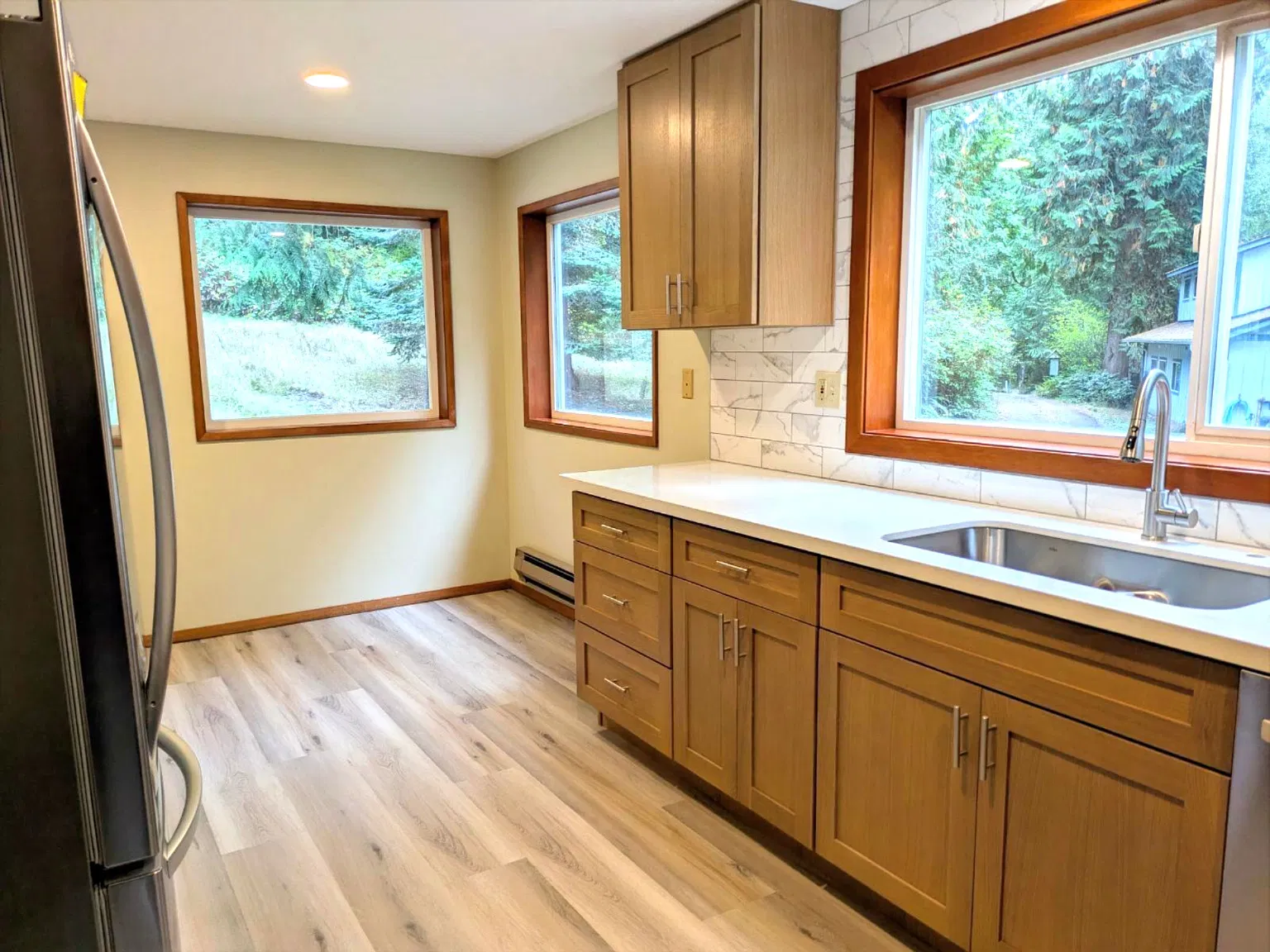 5486 Lynwood Center Rd NE — Photo 4