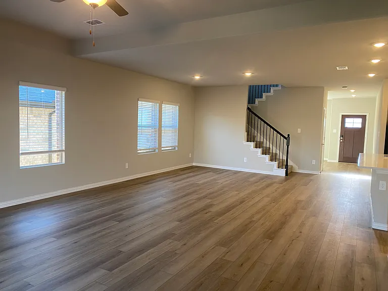 2129 Mustang Way — Photo 9