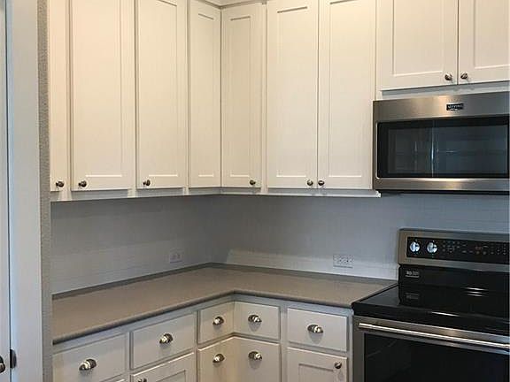 5th image of 360 Rose Dr #A