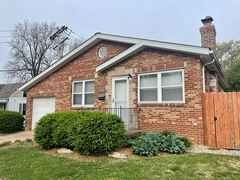 1131 Kraft St — Photo 1