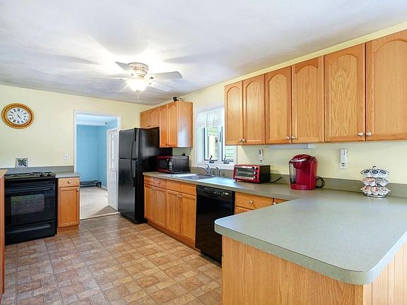 5th image of 15 Abington Ave