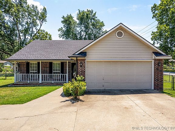 3rd image of 1313 Archer Dr