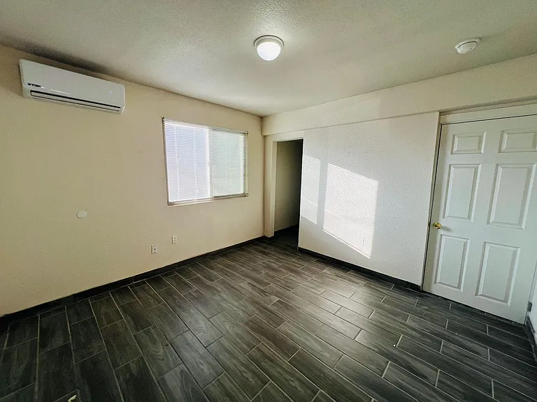 7182 Ponce Dr — Photo 4