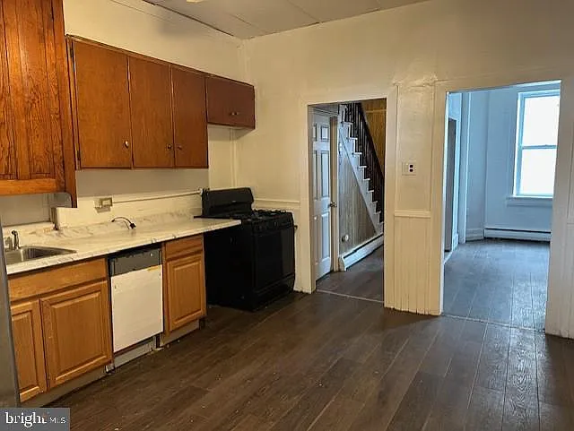 3 bed, 1.0 bath, 1578 sqft, $1,650 — Photo 4