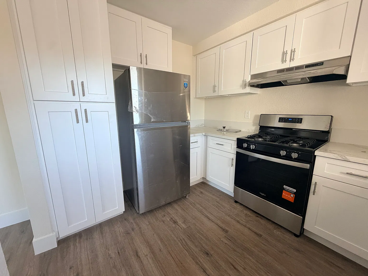 2 bed, 900 sqft, $2,750 — Photo 4