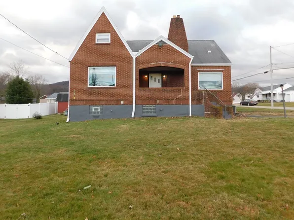 184 Hopwood Fairchance Rd, Hopwood, PA 15445