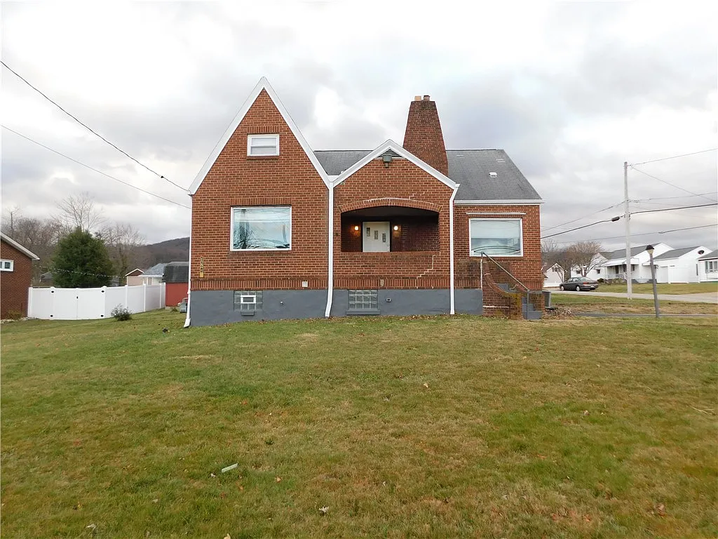 184 Hopwood Fairchance Rd photo 1
