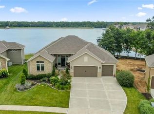 1118 Lakecrest Cir, Raymore, MO 64083