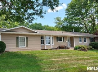 2731 Harmony Dr, Bettendorf, IA