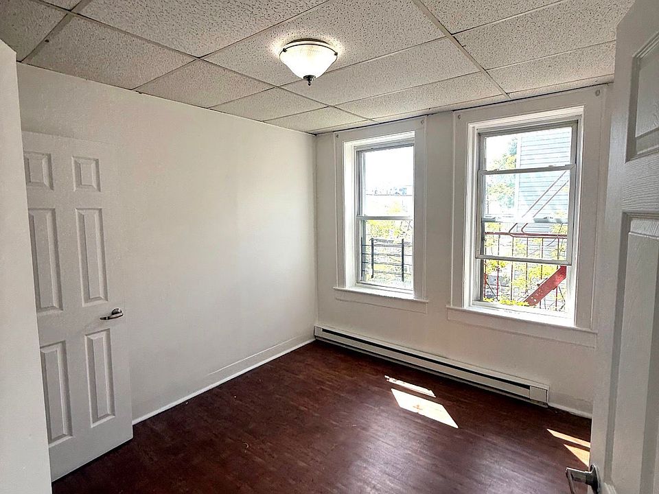 1st image of 280 Verona Ave APT 3