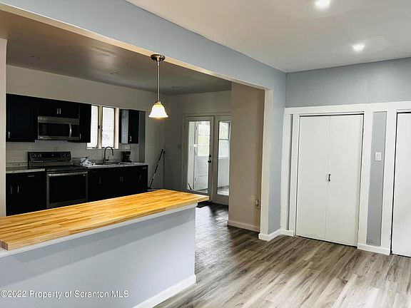 4th image of 333 Railroad Ave Floor 1