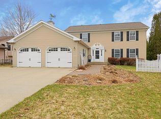 2022 Paulis Dr, Faribault, MN 55021