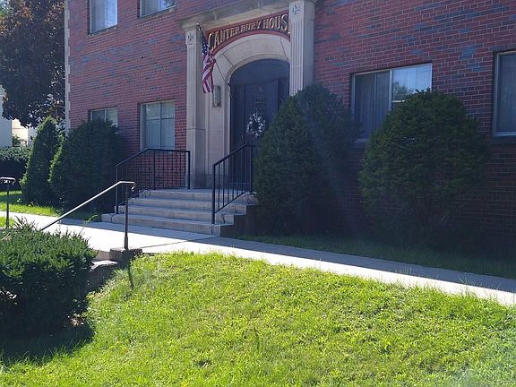 2nd image of 36 Pawling Ave