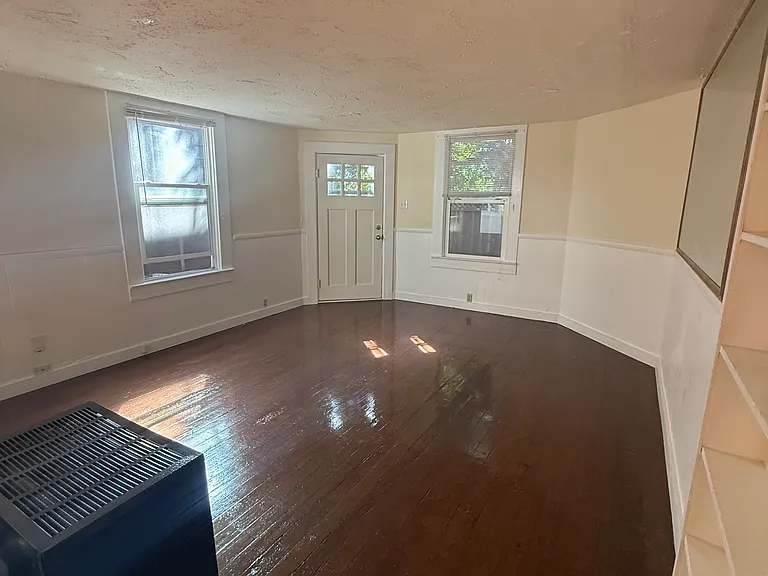 5254 Claremont Ave — Photo 10