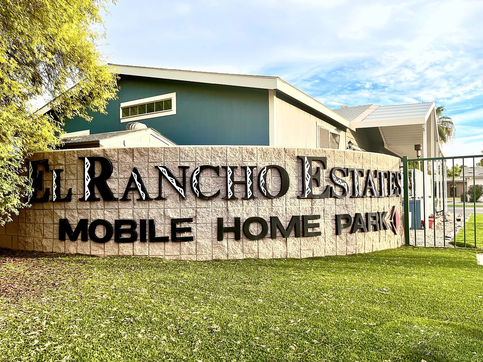 El Rancho Estates — Photo 1