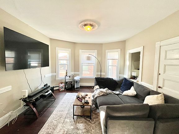 4th image of 11 Carmel St #3